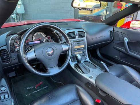 Used 2006 Chevrolet Corvette Convertible w/ Preferred Equipment Group image 27