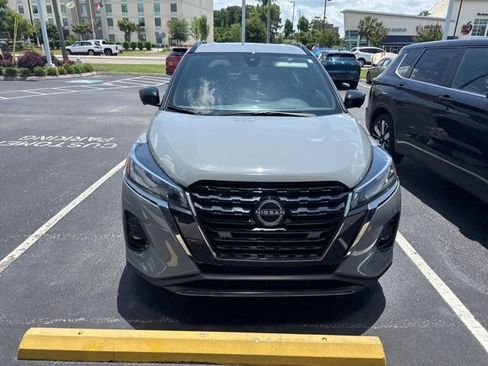 Used 2024 Nissan Kicks SR FWD image 13
