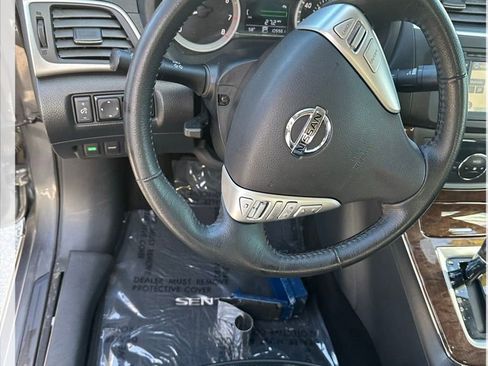 Used 2015 Nissan Sentra SL w/ Navigation Package image 4