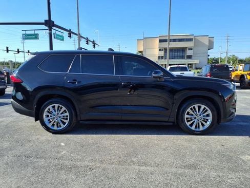 Used 2024 Toyota Grand Highlander Platinum image 8