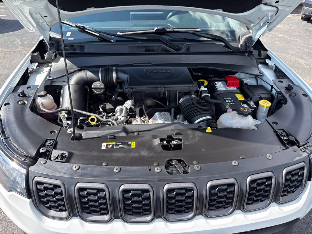 Used 2025 Jeep Compass Trailhawk AWD/4WD image 55