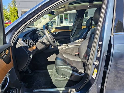 Used 2021 Volvo XC90 T6 Momentum w/ Advanced Package AWD/4WD image 17