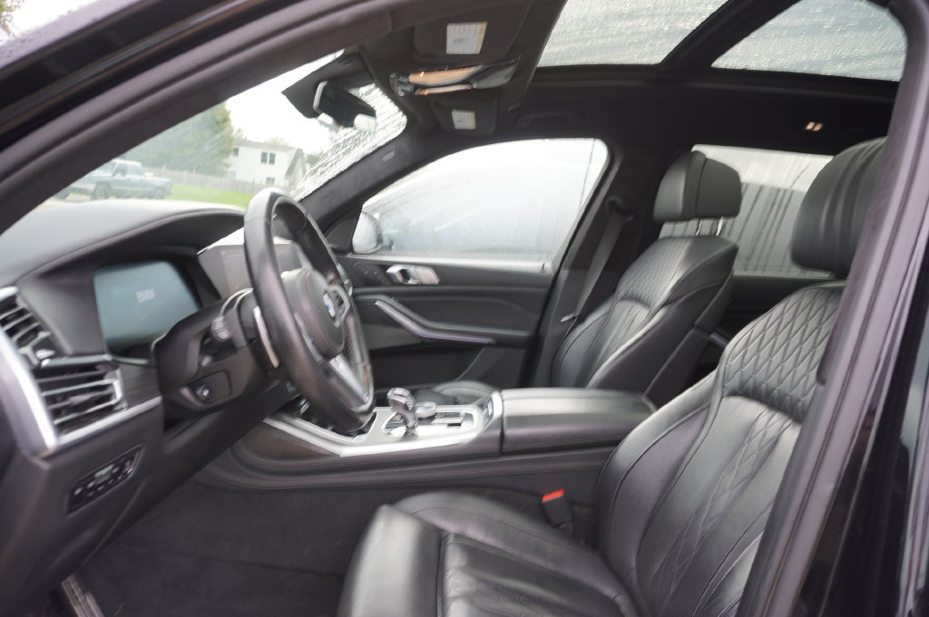 Used 2020 BMW X7 xDrive40i w/ M Sport Package AWD/4WD image 2