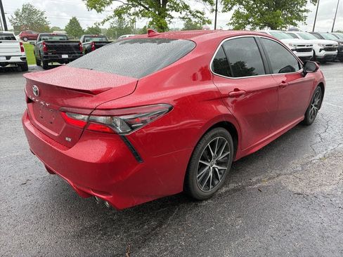 Used 2024 Toyota Camry SE w/ Cold Weather Package FWD image 3