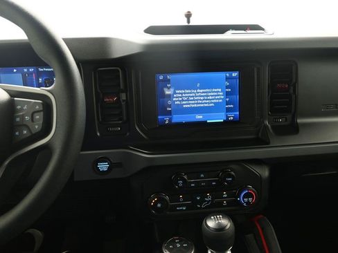 Used 2022 Ford Bronco 2-Door AWD/4WD image 17