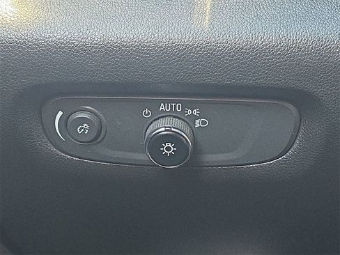 Certified 2023 Chevrolet Traverse LT image 18