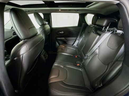 Used 2021 Jeep Cherokee Limited image 25