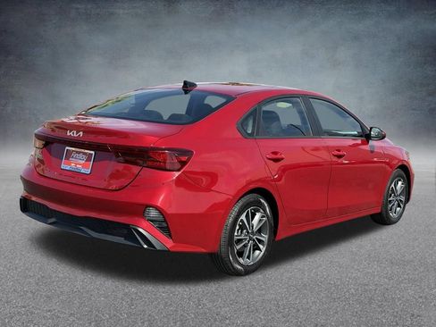 Used 2024 Kia Forte LXS FWD image 3