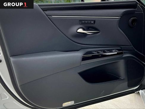 Used 2024 Lexus ES 350 w/ Luxury Package image 15