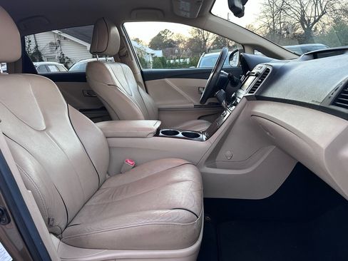 Used 2013 Toyota Venza XLE image 20