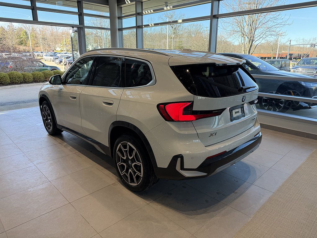 New 2026 BMW X1 xDrive28i w/ Convenience Package AWD/4WD image 4