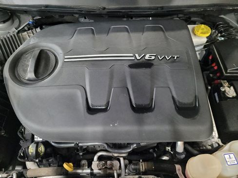 Used 2019 Jeep Cherokee Latitude AWD/4WD image 30
