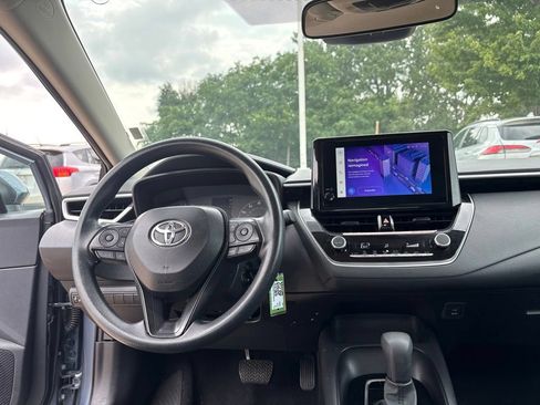 Used 2025 Toyota Corolla LE FWD image 21