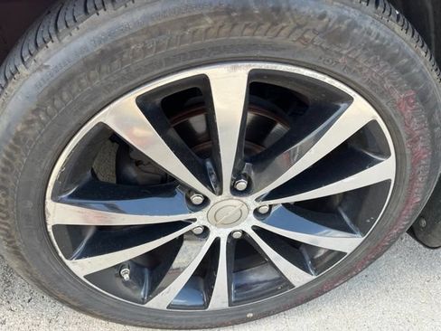 Used 2011 Chrysler 200 S FWD image 3