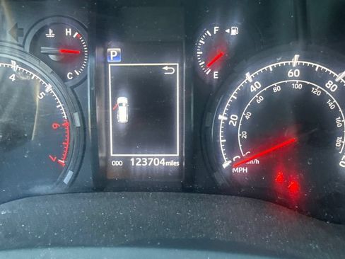 Used 2020 Toyota 4Runner SR5 AWD/4WD image 4