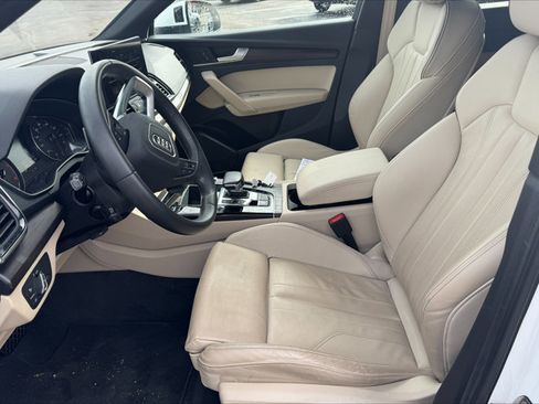 Used 2023 Audi Q5 2.0T Premium w/ Convenience Package image 6