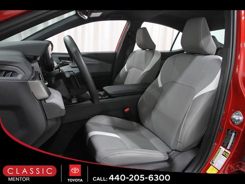 Used 2026 Toyota Camry SE w/ Convenience Package FWD image 5