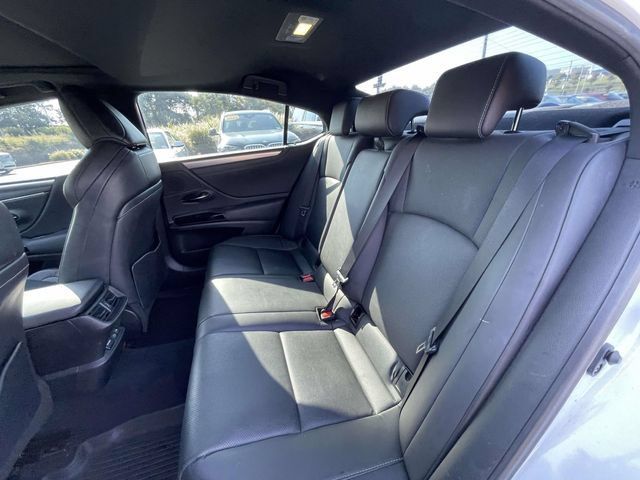 Used 2022 Lexus ES 300h F Sport FWD image 12