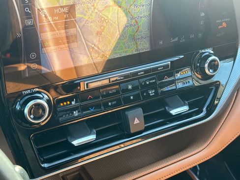 Used 2021 Toyota Highlander Platinum image 28