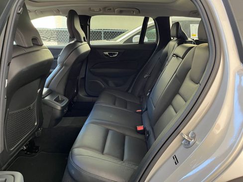 Used 2025 Volvo V60 B5 Cross Country Plus image 25