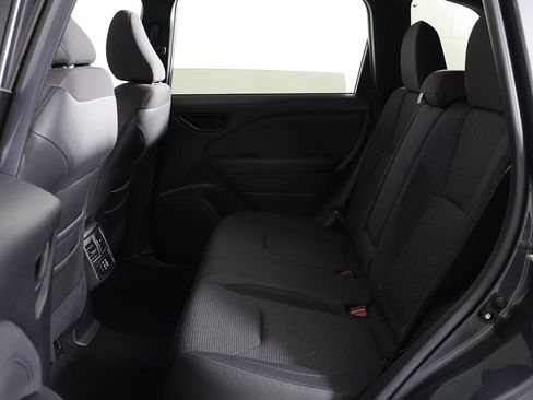 Used 2025 Subaru Forester Premium image 27