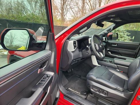 Used 2024 Toyota Sequoia Platinum image 31