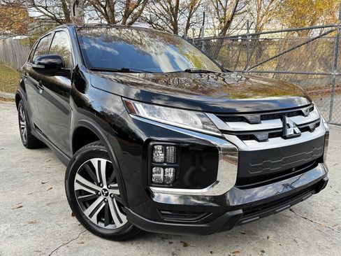 Used 2021 Mitsubishi Outlander Sport SE image 3