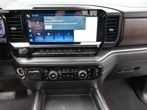 Used 2024 Chevrolet Silverado 2500 High Country w/ High Country Premium Package AWD/4WD image 22