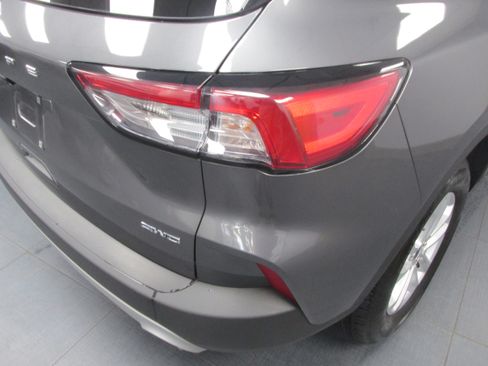 Used 2022 Ford Escape SE w/ Cold Weather Package AWD/4WD image 11