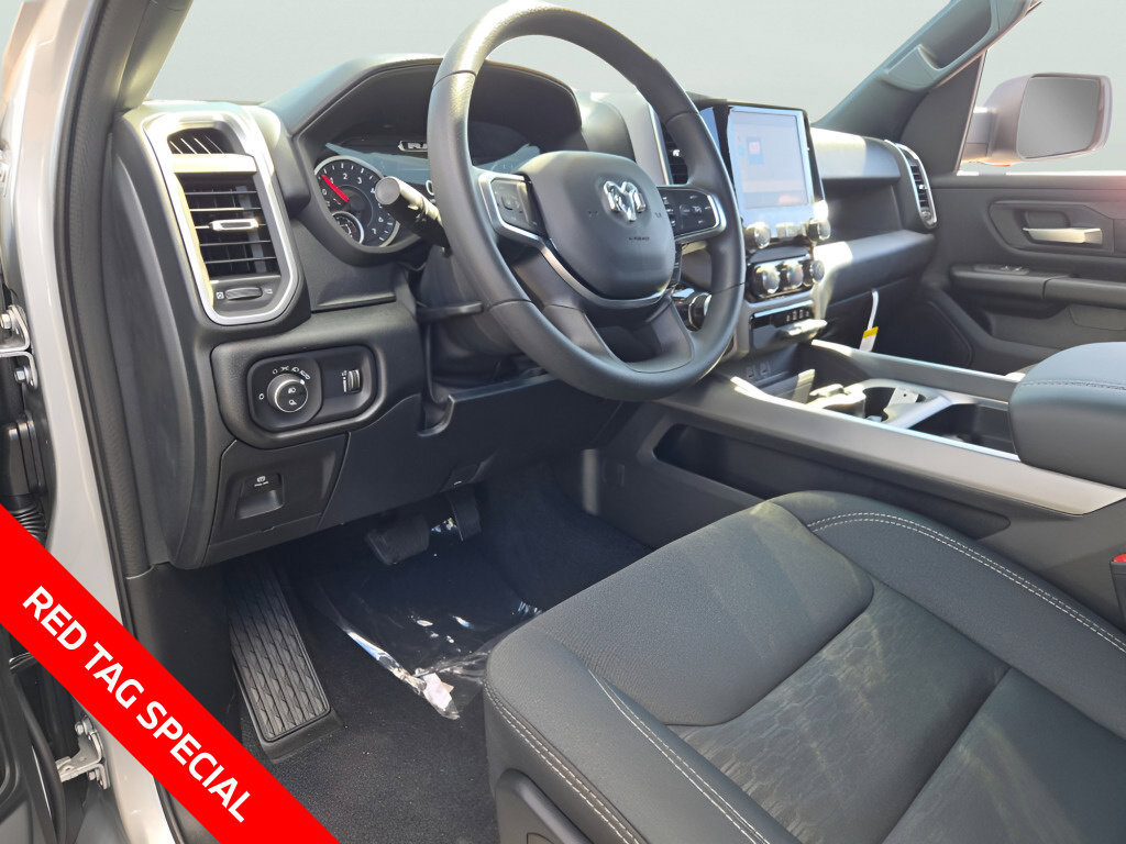 New 2026 RAM 1500 Express AWD/4WD image 25