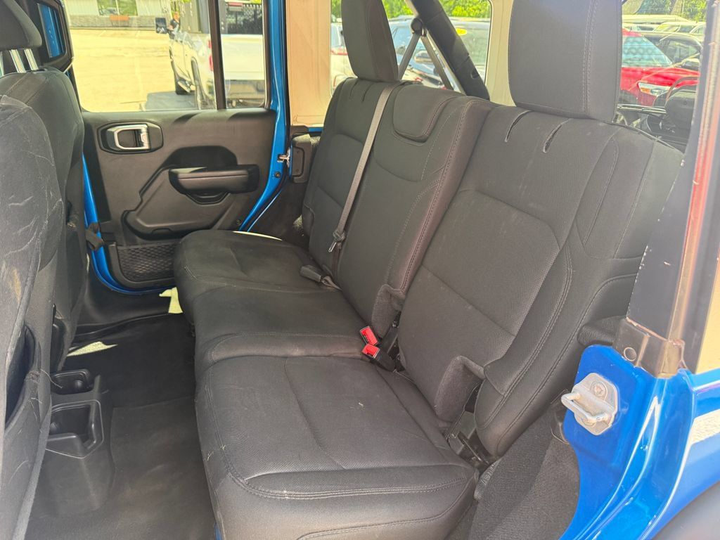 Used 2021 Jeep Wrangler Unlimited Sport AWD/4WD image 31