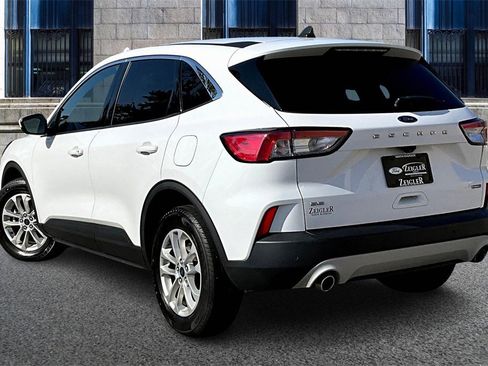 Certified 2021 Ford Escape SE image 10