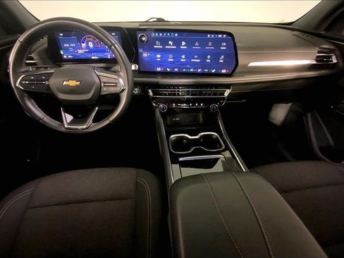 Used 2024 Chevrolet Traverse LT FWD image 15