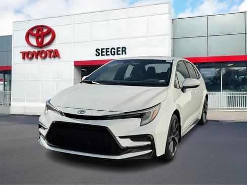 Used 2024 Toyota Corolla SE image 6