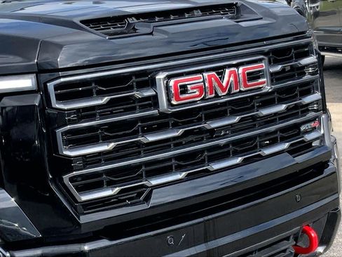 Used 2024 GMC Sierra 2500 AT4 w/ AT4 Premium Plus Package image 27
