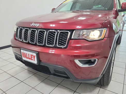 Used 2017 Jeep Grand Cherokee Laredo w/ Quick Order Package 23E AWD/4WD image 23