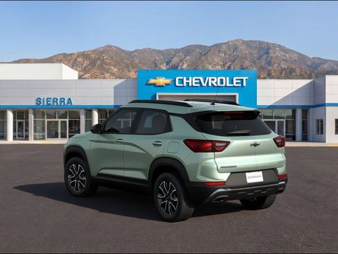 New 2026 Chevrolet TrailBlazer ACTIV FWD image 2