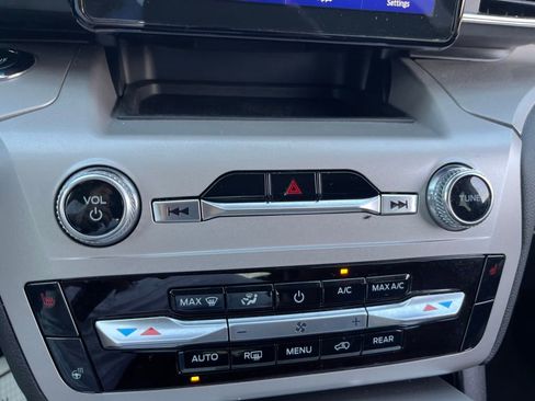 Used 2023 Ford Explorer XLT w/ Equipment Group 202A image 32