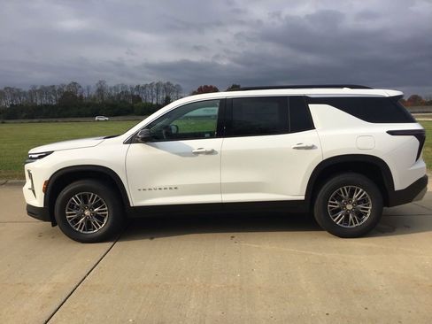 New 2026 Chevrolet Traverse LT w/ Driver Confidence Package image 9