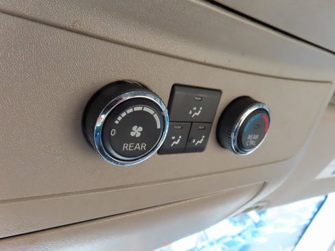 Used 2014 Nissan Armada SV image 24