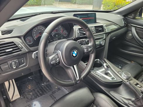 Used 2018 BMW M4 Convertible RWD image 13