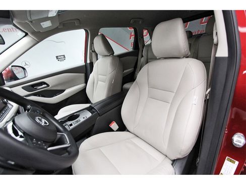 Used 2023 Nissan Rogue SV image 27