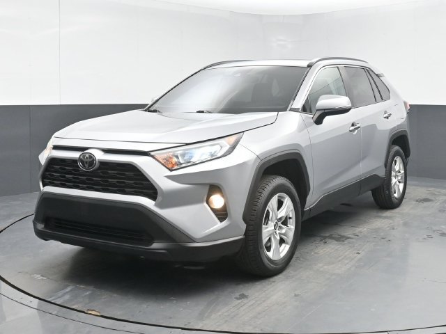 Used 2021 Toyota RAV4 XLE w/ Convenience Package FWD image 10