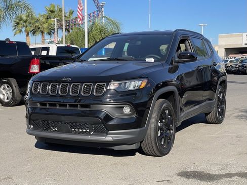 New 2026 Jeep Compass Latitude image 2