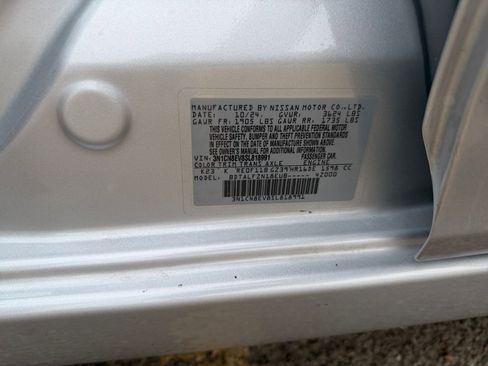 Used 2025 Nissan Versa SV image 27