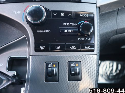 Used 2015 Toyota Venza Limited image 26