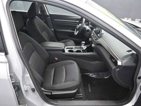 Used 2023 Nissan Altima 2.5 SV FWD image 23