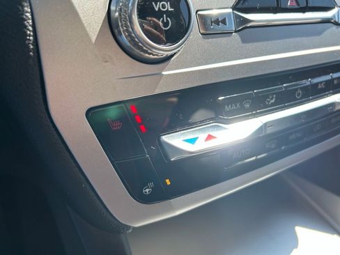 Used 2022 Ford Explorer XLT w/ Equipment Group 202A image 27