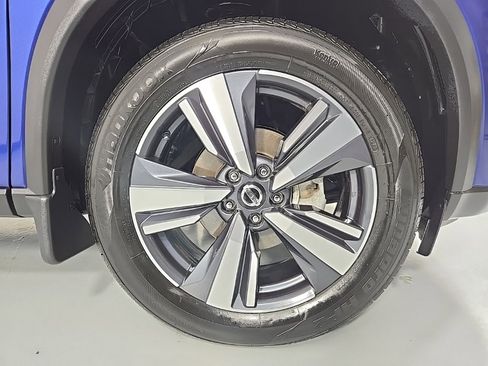 Used 2021 Nissan Rogue SL w/ Premium Package image 10