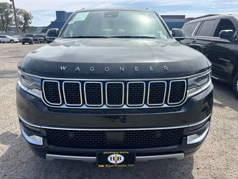 Used 2024 Jeep Wagoneer L Series II w/ Flexible Seating Group AWD/4WD image 2